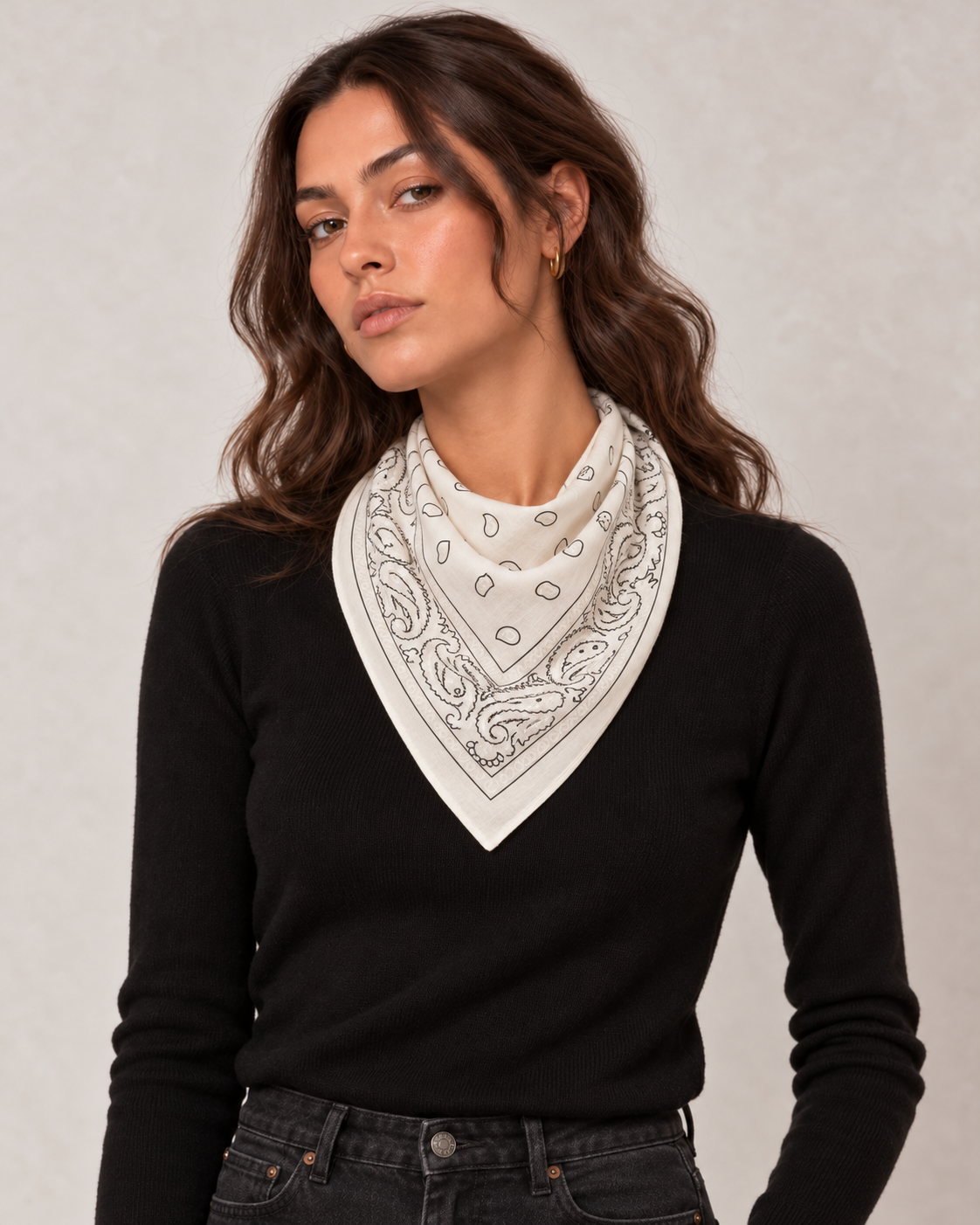 Bandana beige 100 % coton porté au cou
