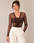 Body plumetis chocolat avec bandeau marron sans bretelles, mannequin au chignon relevé