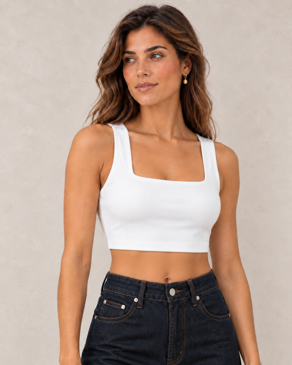 Crop top blanc, coupe courte, trois quarts