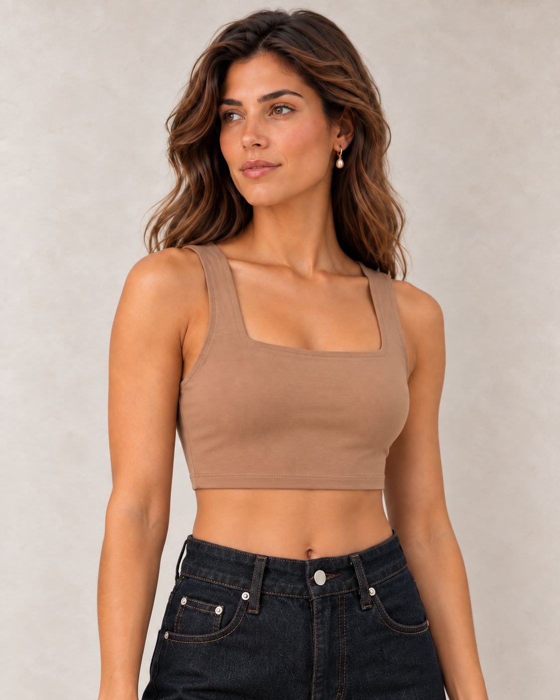 Crop top moka, coupe courte, trois quarts