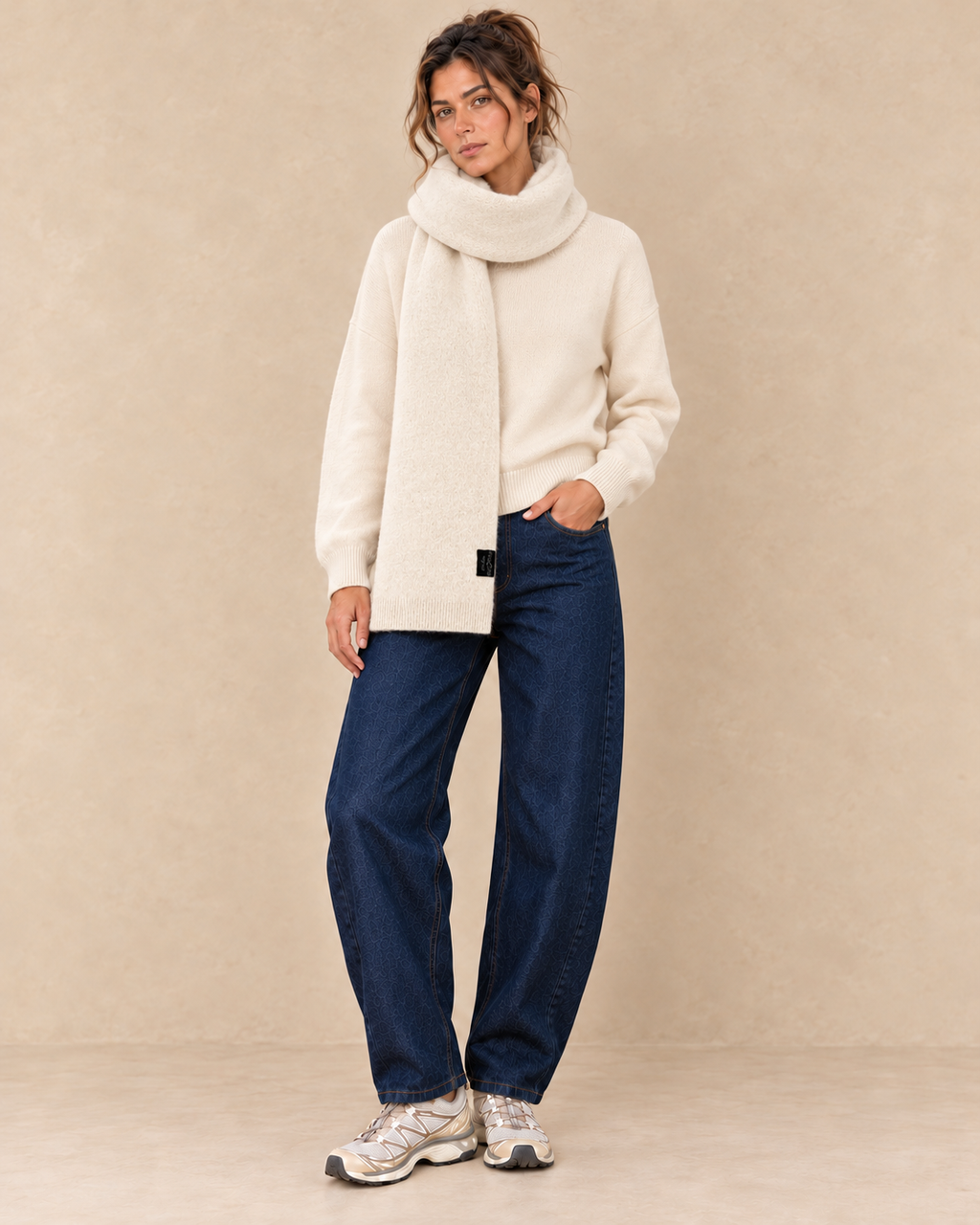 Écharpe 100 % laine ecru — look pull écru et jean barrel bleu brut