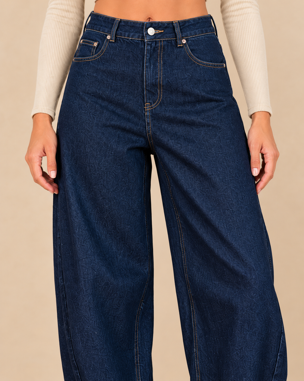 Jean barrel bleu brut — détail du denim