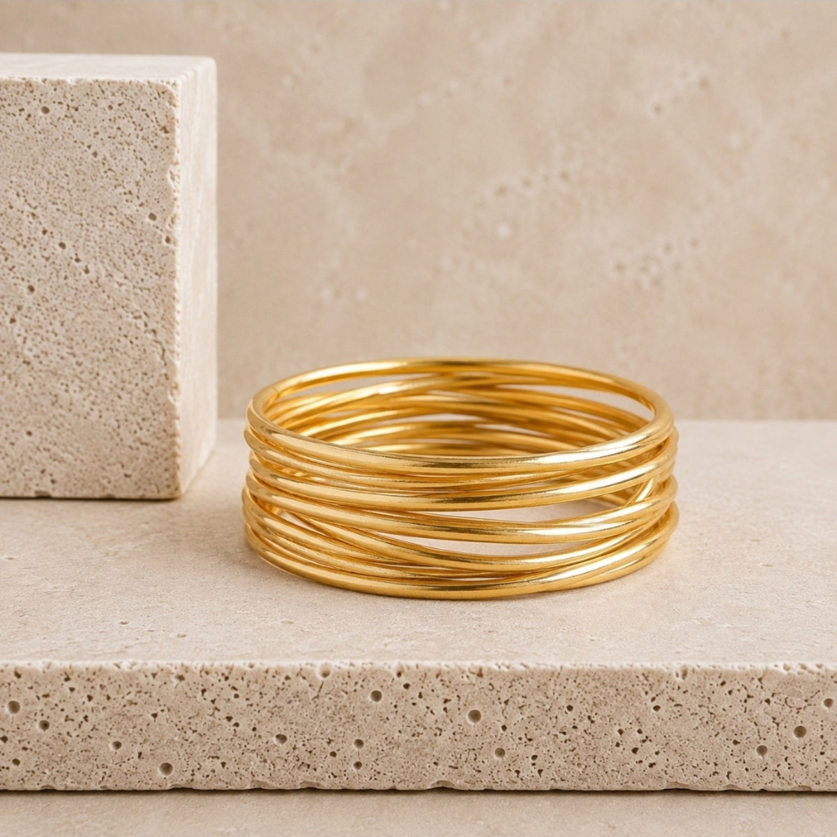 Accumulation de joncs bouddhistes fins 3 mm Gold