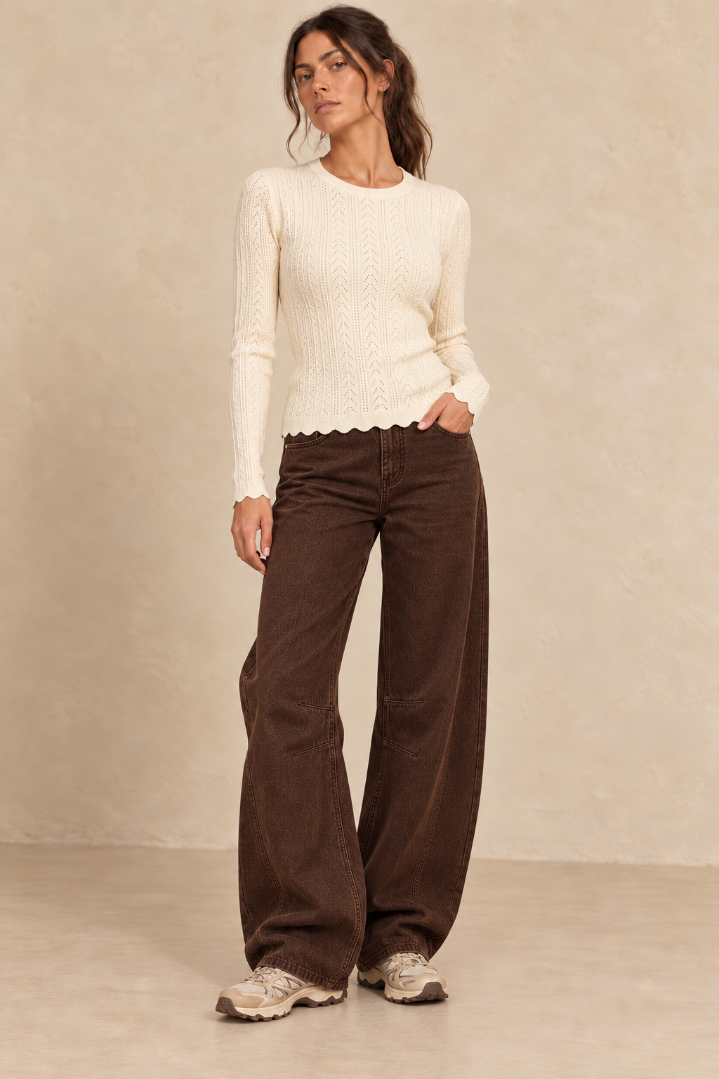Pull ajusté ajouré beige — look complet