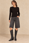Pull ajusté ajouré noir — look complet